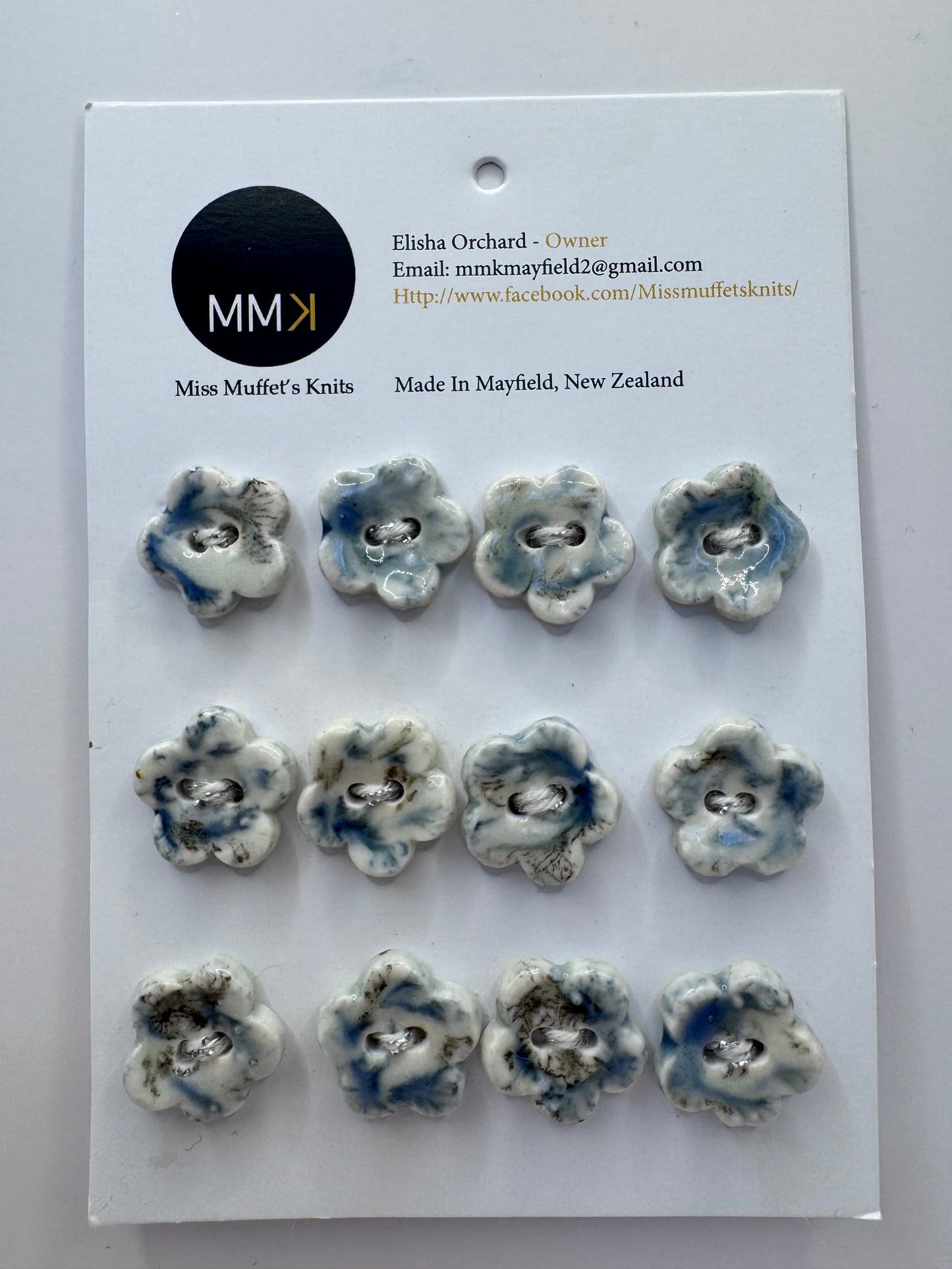 Miss Muffet's Knits: Ceramic Buttons 12 per sheet/1.5cm