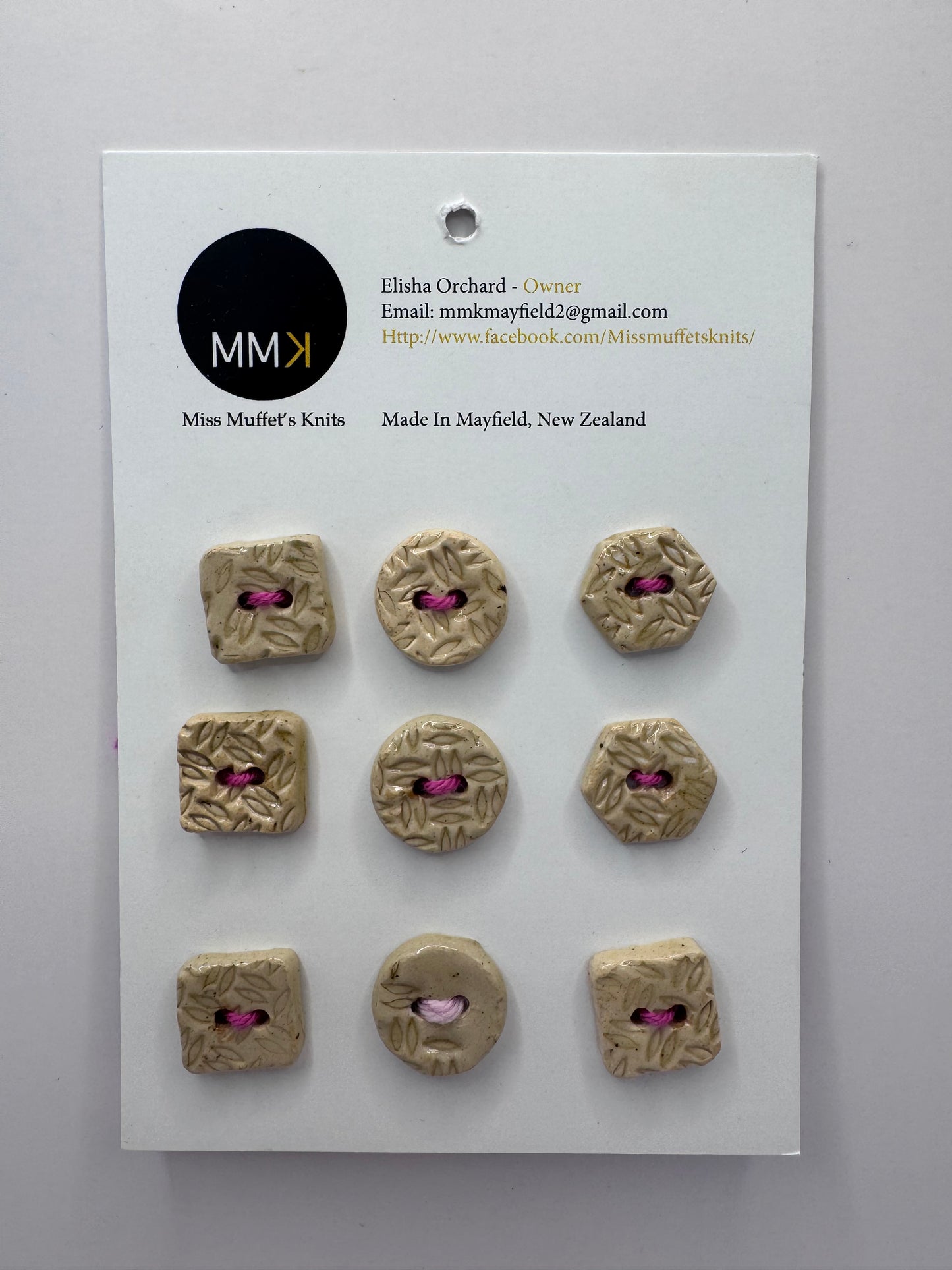 Miss Muffet's Knits: Ceramic Buttons - 9 per sheet