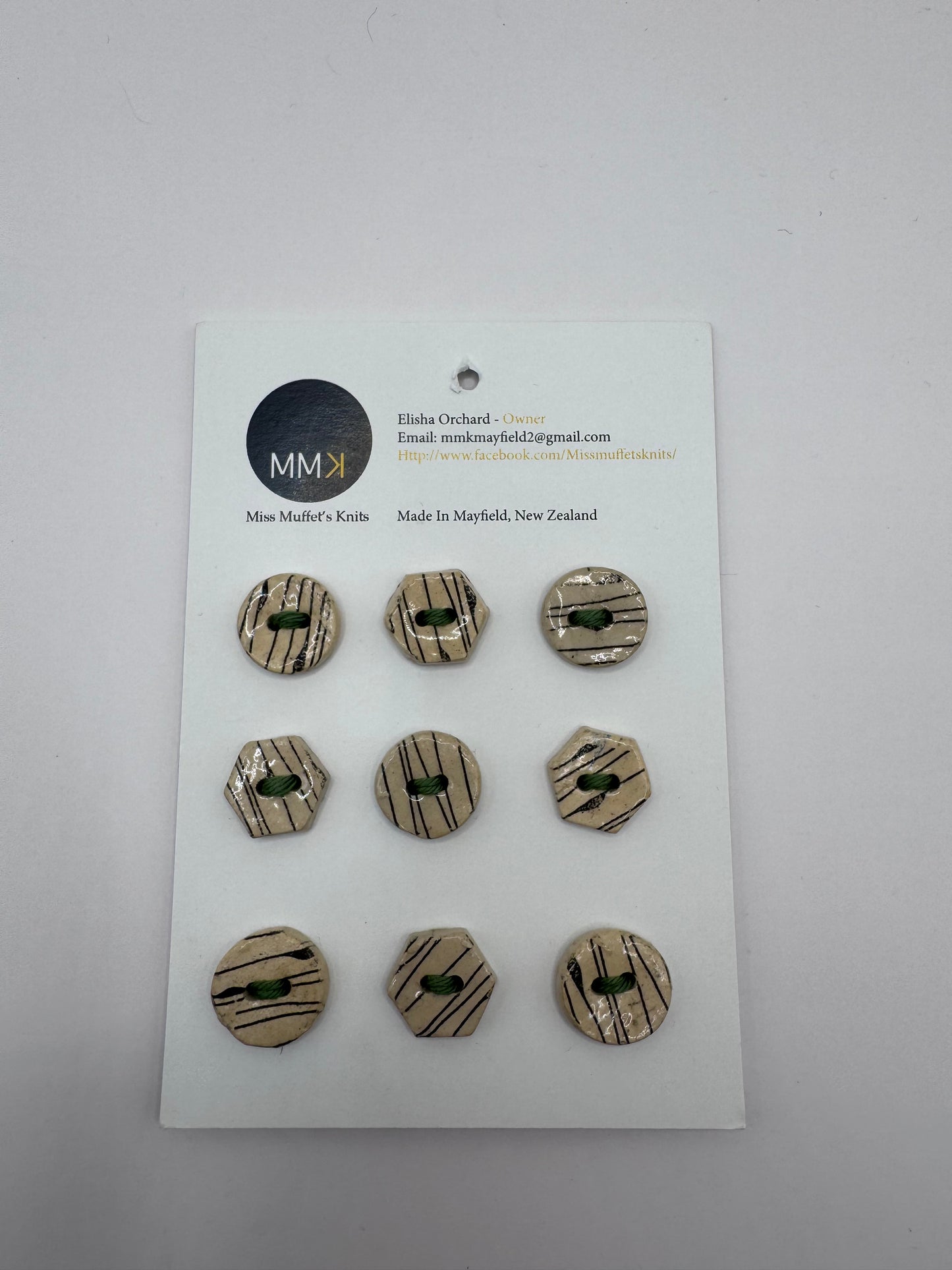 Miss Muffet's Knits: Ceramic Buttons - 9 per sheet