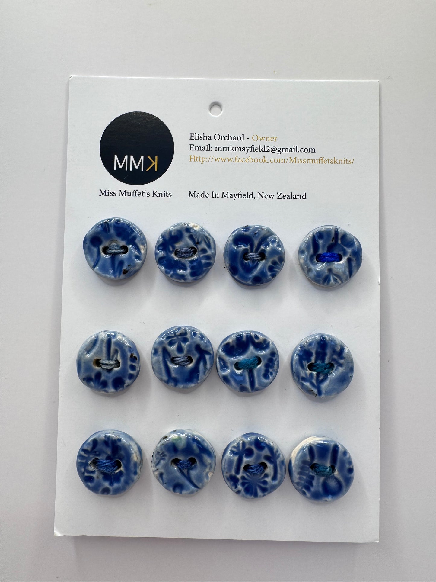 Miss Muffet's Knits: Ceramic Buttons 12 per sheet/1.5cm