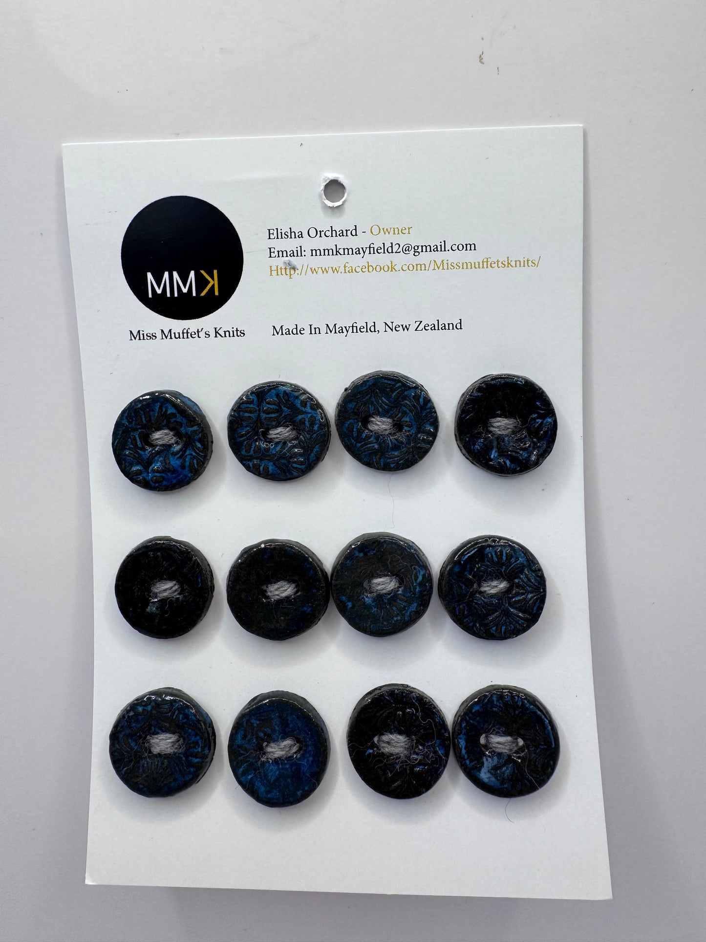 Miss Muffet's Knits: Ceramic Buttons 12 per sheet/1.5cm