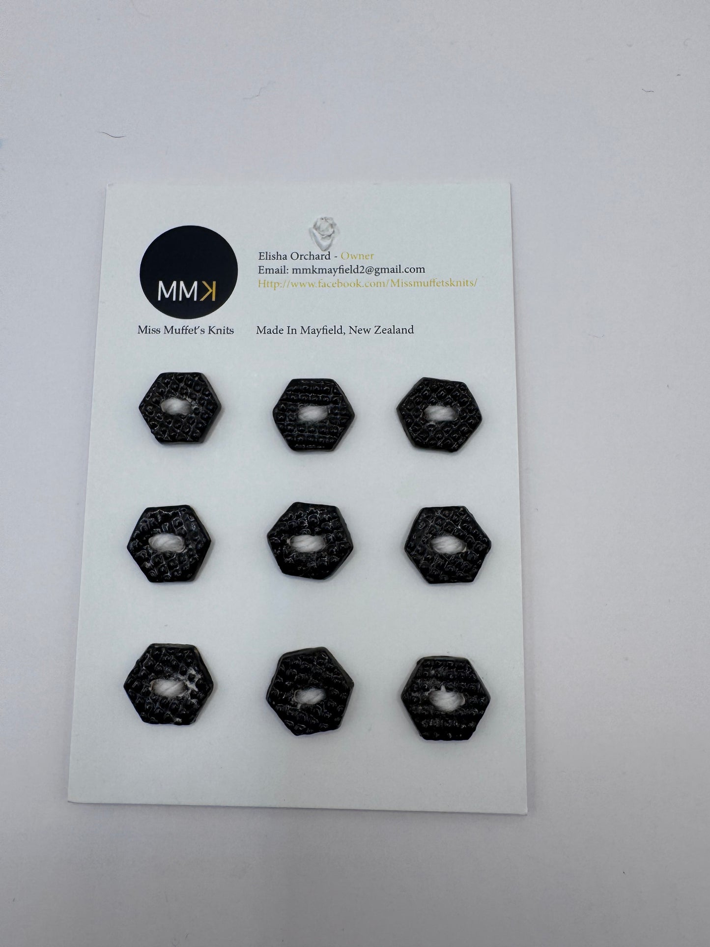 Miss Muffet's Knits: Ceramic Buttons - 9 per sheet