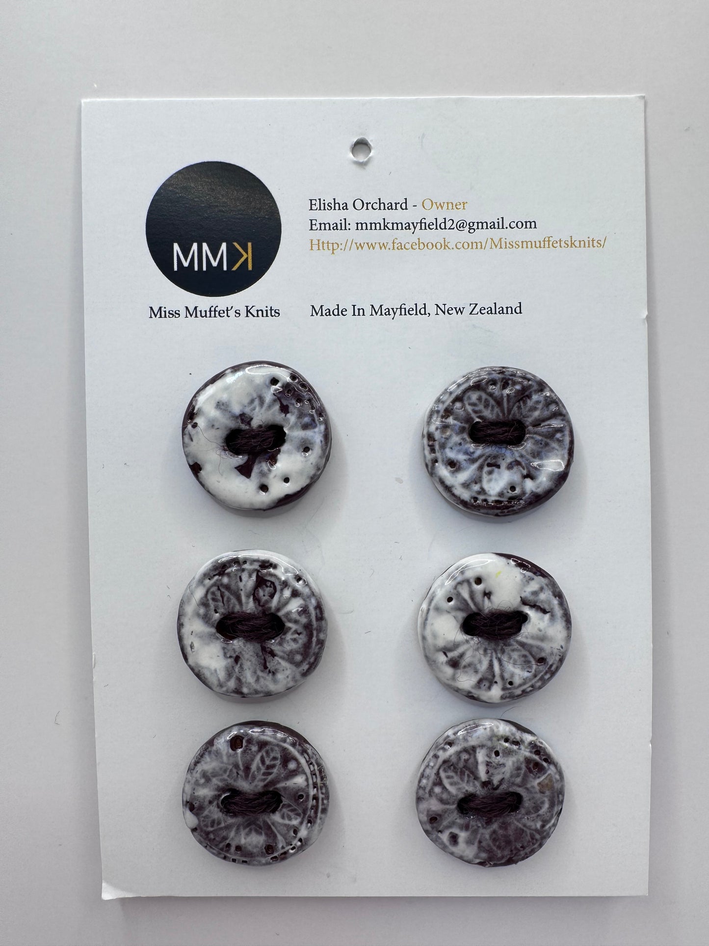 Miss Muffet's Knits: Ceramic Buttons - 2cm 6 per sheet
