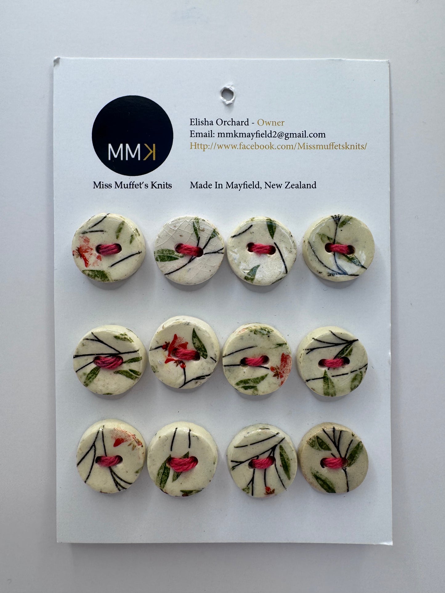 Miss Muffet's Knits: Ceramic Buttons 12 per sheet/1.5cm