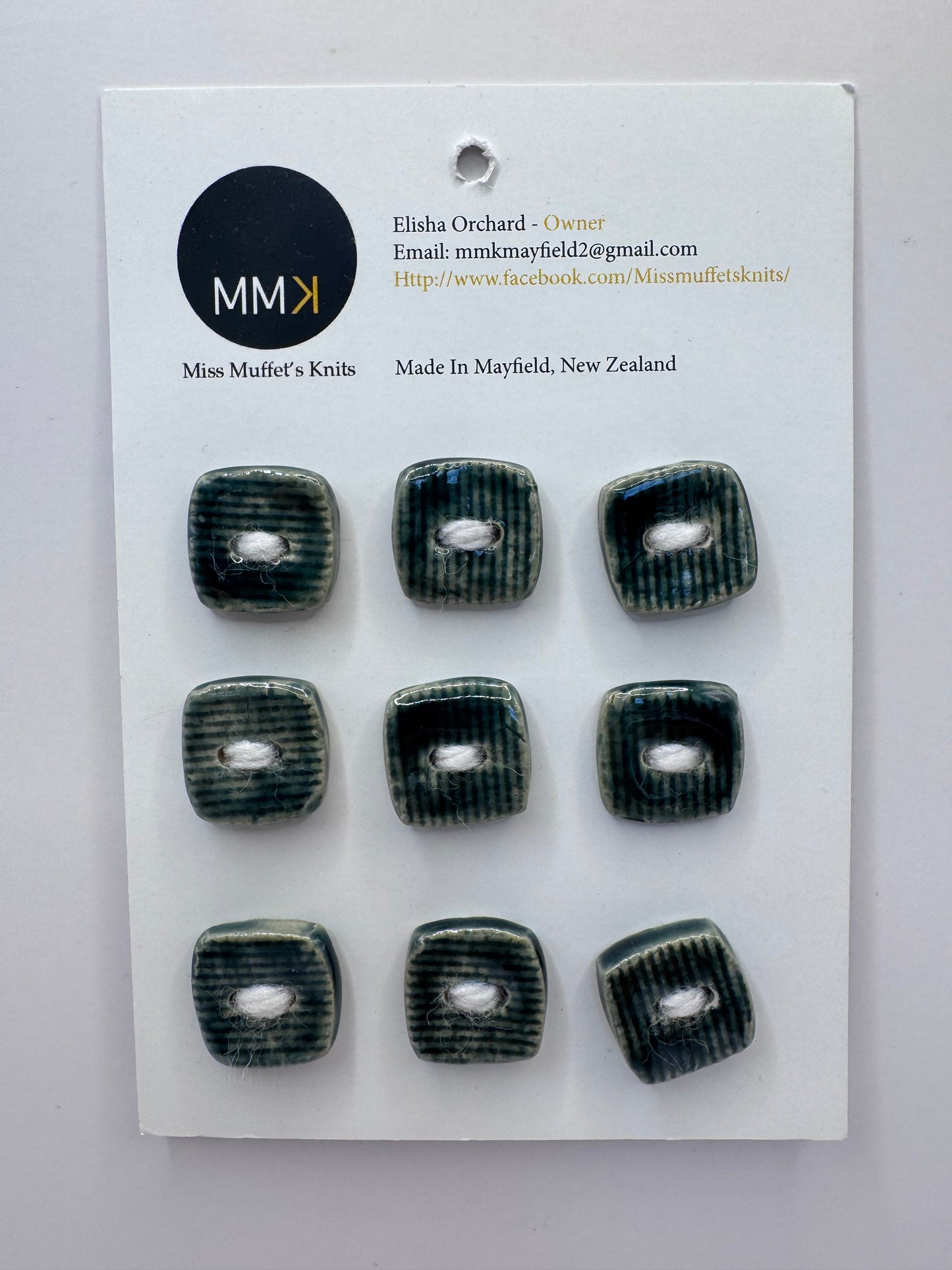Miss Muffet's Knits: Ceramic Buttons - 9 per sheet