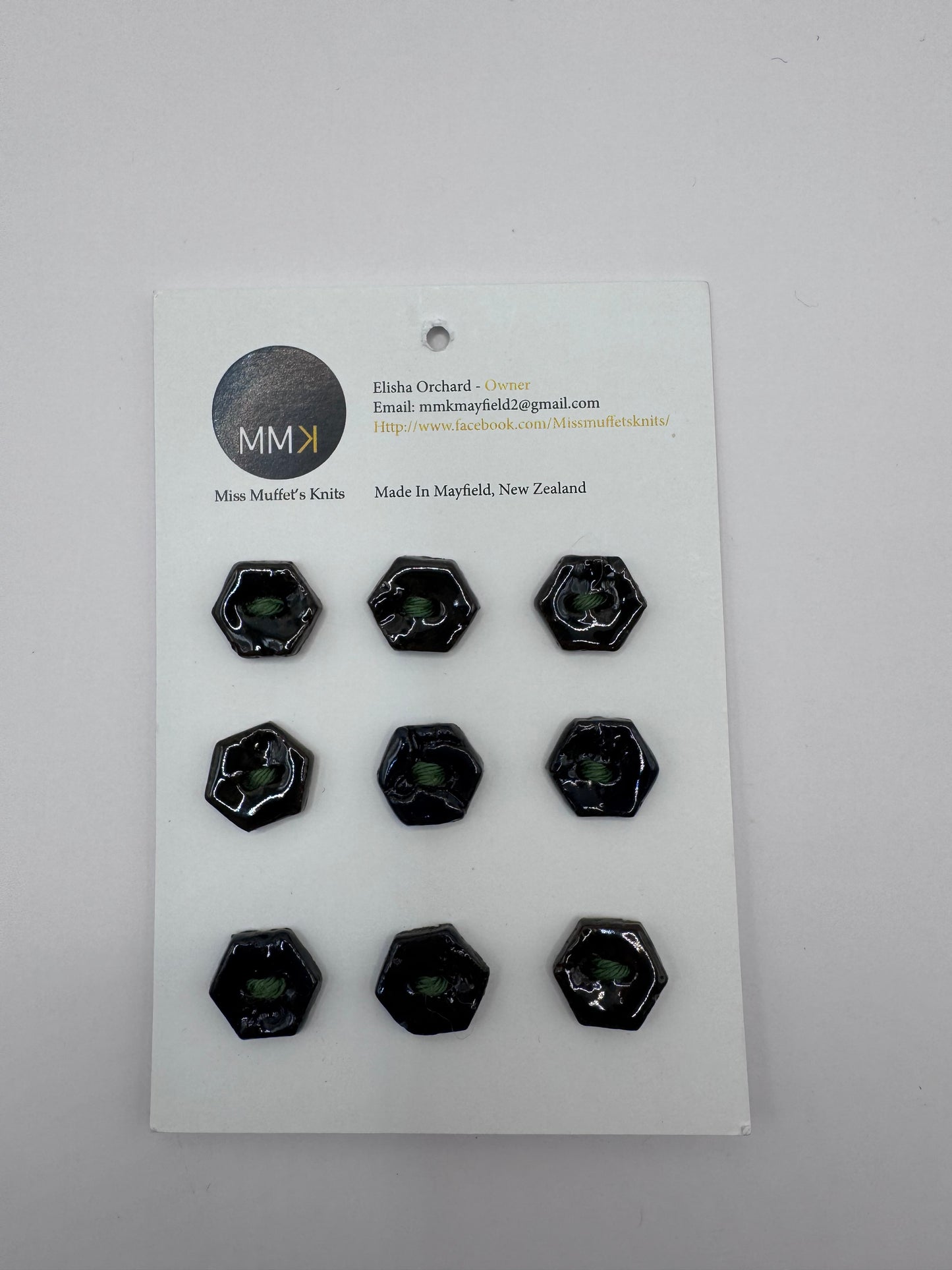 Miss Muffet's Knits: Ceramic Buttons - 9 per sheet