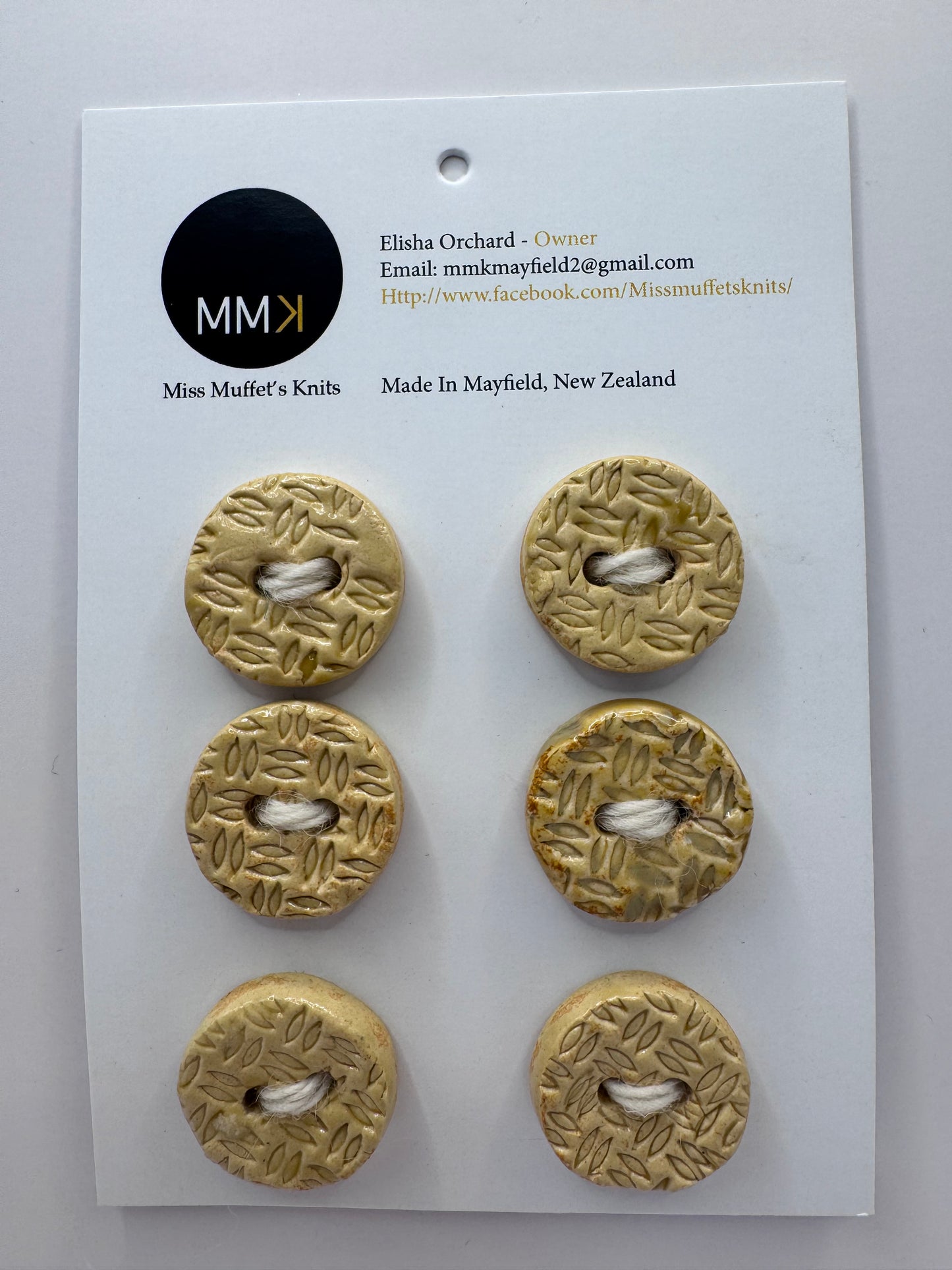 Miss Muffet's Knits: Ceramic Buttons - 2cm 6 per sheet
