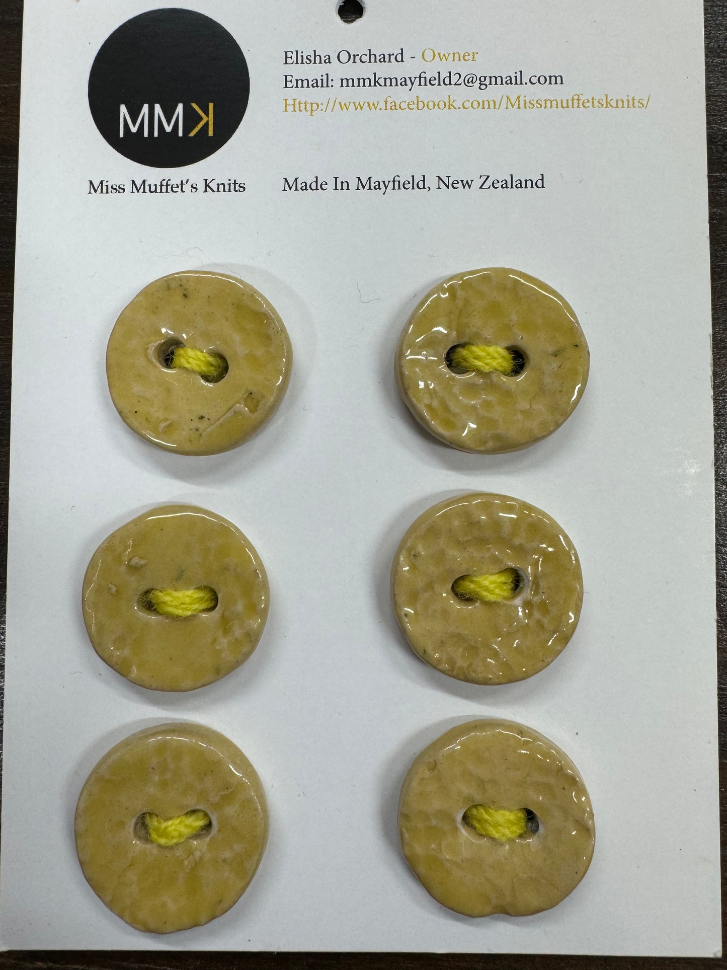 Miss Muffet's Knits: Ceramic Buttons - 2cm 6 per sheet